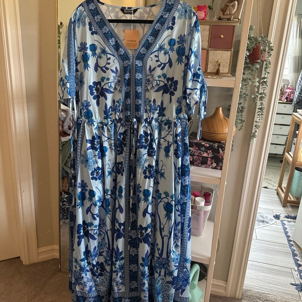 Bloom Chic - Blue Floral Dress - Size 18-20